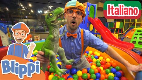 blippi in italiano|Impariamo con Blippi al parco giochi coperto .
